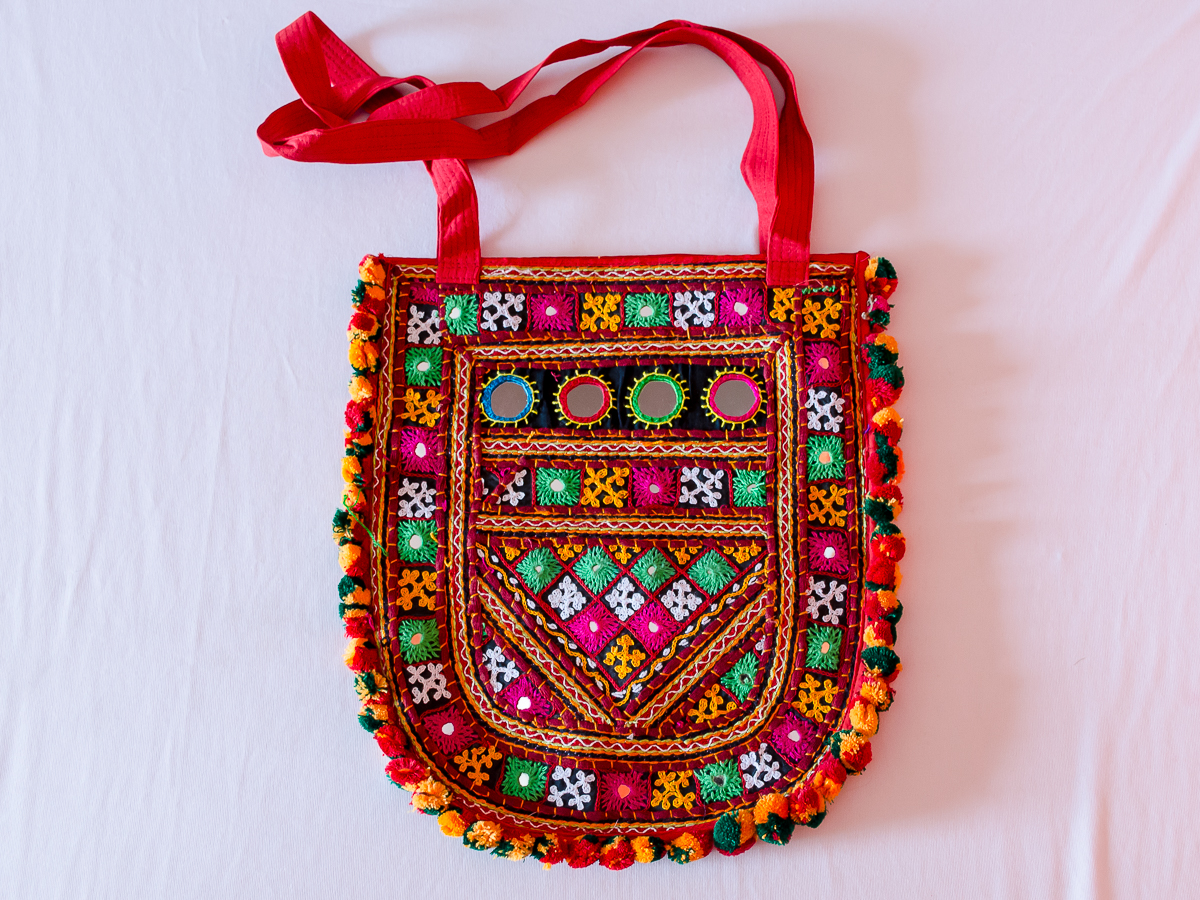 Party Hand Bag Ladies Mirror Work Purse, Size: 10x10x4 Inch ( Lxhxw) at Rs  420 in Mumbai